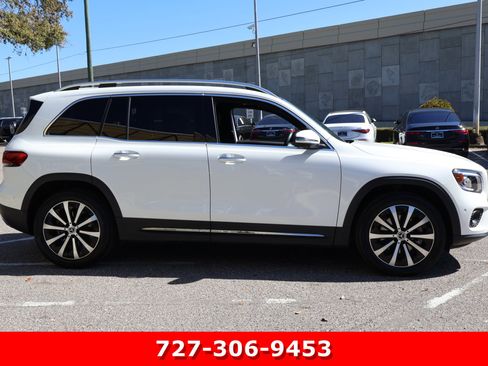 Certified 2022 Mercedes-Benz GLB 250 4MATIC image 11