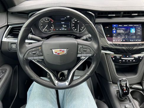 Used 2024 Cadillac XT6 Premium Luxury image 27