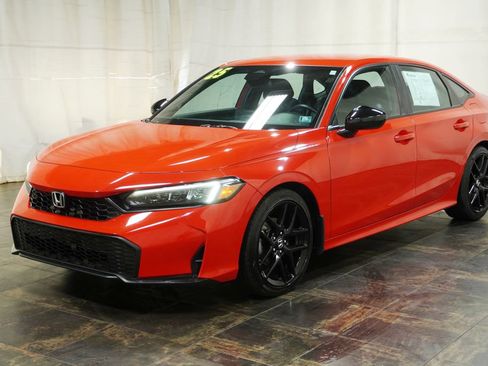 Used 2025 Honda Civic Sport image 2