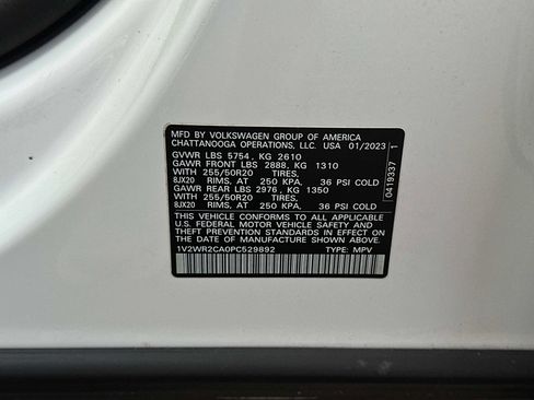 Certified 2023 Volkswagen Atlas SE image 32