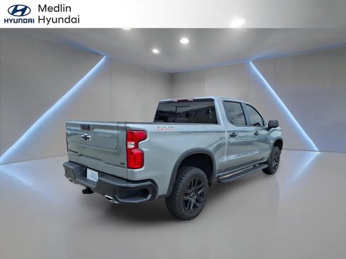 Used 2023 Chevrolet Silverado 1500 LT Trail Boss w/ LT Trail Boss Premium Package AWD/4WD image 3
