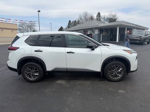 Used 2024 Nissan Rogue S image 4