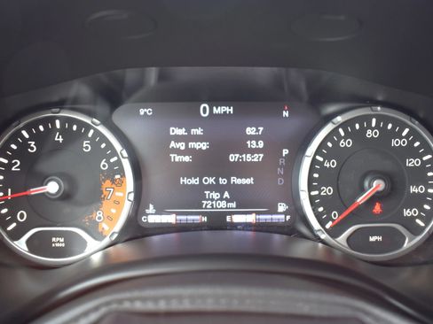 Used 2016 Jeep Renegade Trailhawk w/ Premium Trailhawk Package AWD/4WD image 56