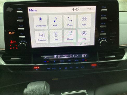 Used 2021 Toyota Sienna XSE w/ XSE Plus Package image 3