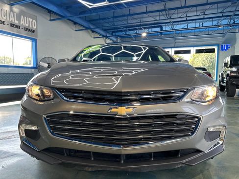 Used 2017 Chevrolet Malibu LT image 8