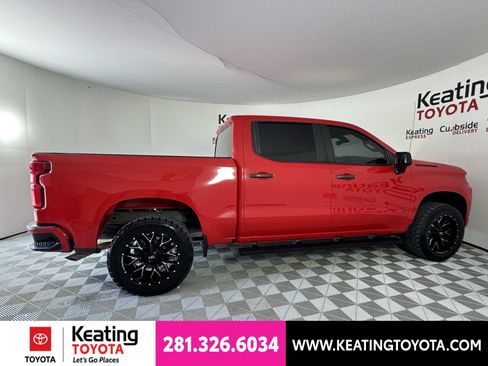 Used 2022 Chevrolet Silverado 1500 Custom w/ LPO, Blackout Package RWD image 4