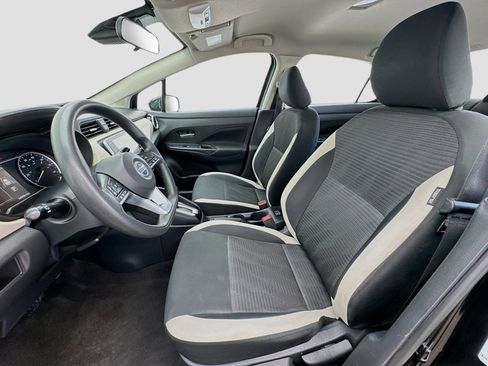 Used 2021 Nissan Versa SV FWD image 13