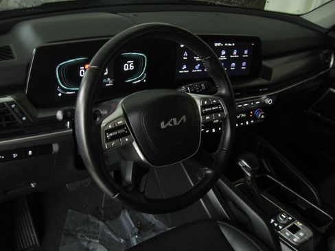 Certified 2023 Kia Telluride LX image 10