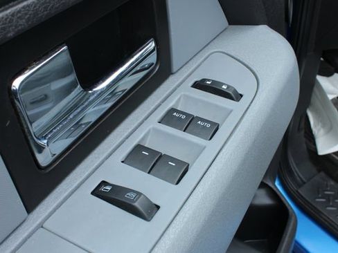 Used 2013 Ford F150 XLT w/ Mid Equipment Group AWD/4WD image 11