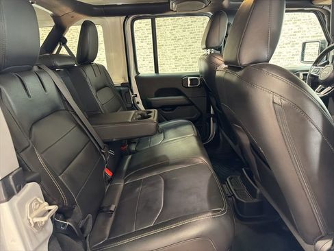 Used 2022 Jeep Wrangler Unlimited Sahara w/ Cold Weather Group image 12