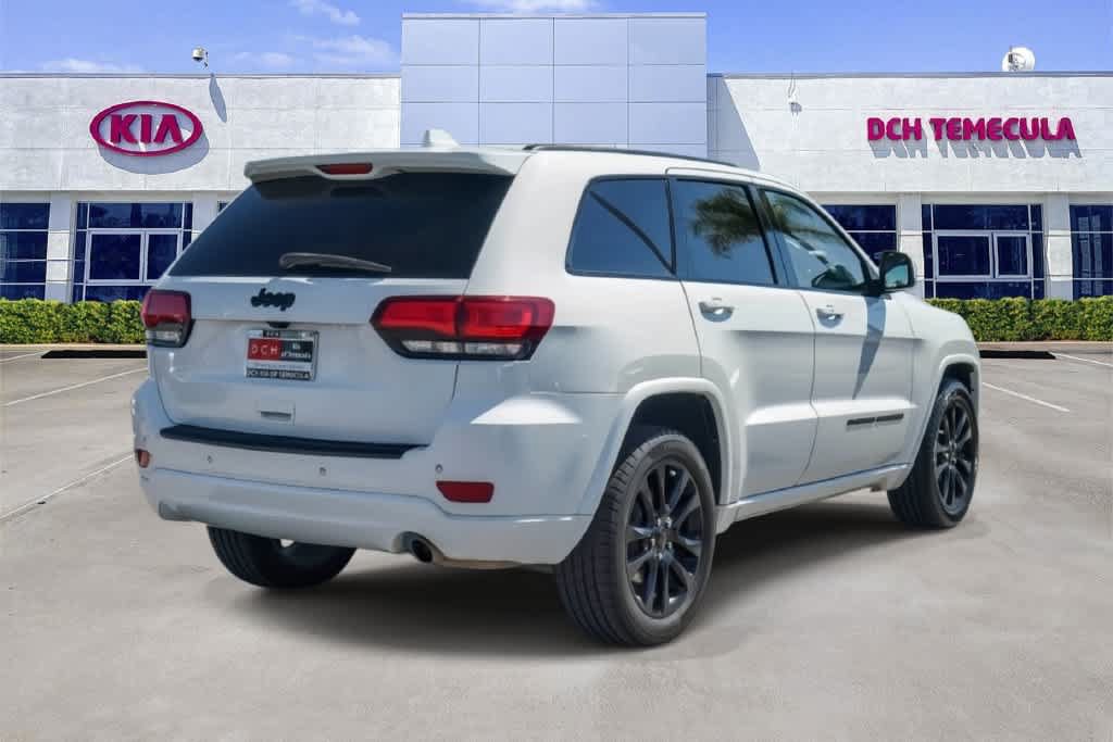 Used 2022 Jeep Grand Cherokee Laredo X RWD image 4