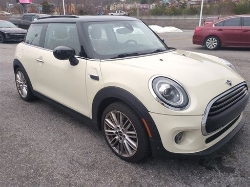 Used 2021 MINI Cooper 2-Door Hardtop w/ Driver Assistance Package image 2