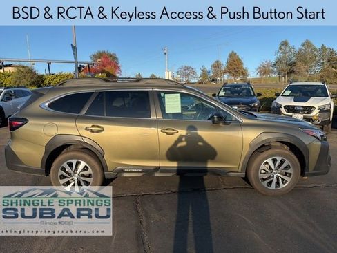 Certified 2025 Subaru Outback Premium image 3