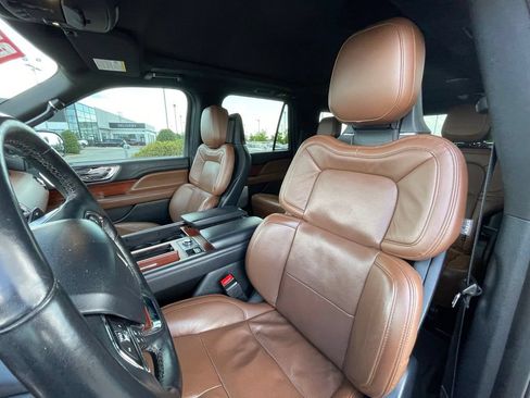 Used 2023 Lincoln Navigator L Reserve AWD/4WD image 22