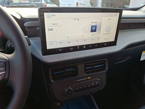 New 2025 Ford Maverick XLT image 23