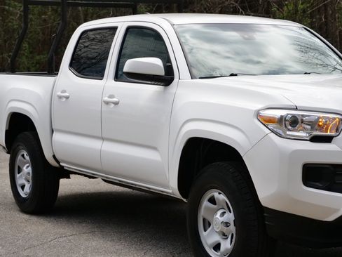 Used 2023 Toyota Tacoma SR AWD/4WD image 27