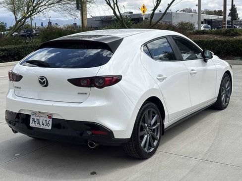 Used 2019 MAZDA MAZDA3 Hatchback FWD image 3