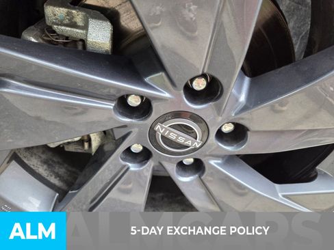 Used 2025 Nissan Rogue SV FWD image 4