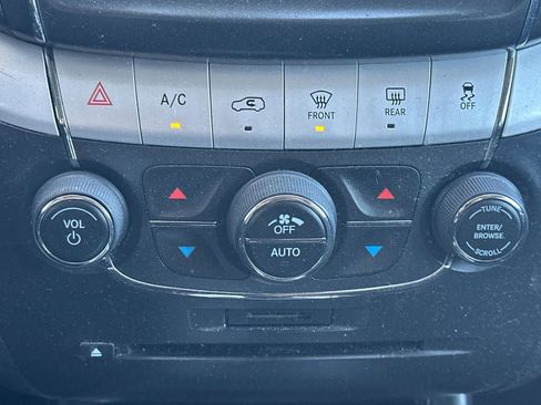 Used 2019 Dodge Journey SE AWD/4WD image 23