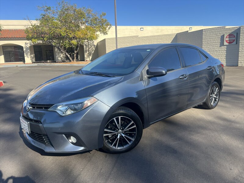Used 2016 Toyota Corolla LE FWD image 1
