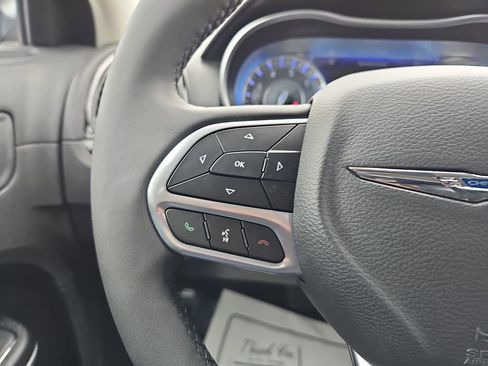 Used 2023 Chrysler 300 Touring RWD image 22
