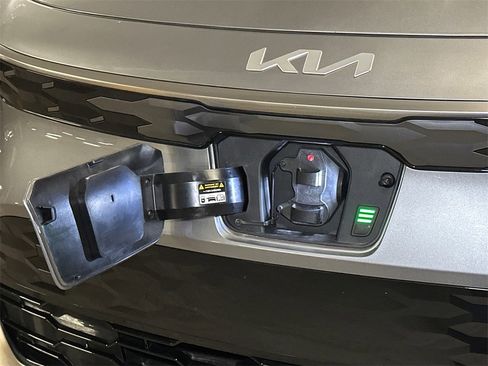 Certified 2025 Kia Niro Wind image 12