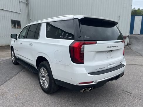 Used 2025 GMC Yukon XL Denali AWD/4WD image 8