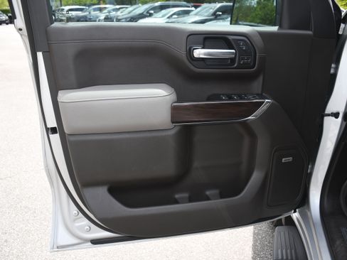 Used 2019 GMC Sierra 1500 SLT w/ SLT Premium Plus Package RWD image 9