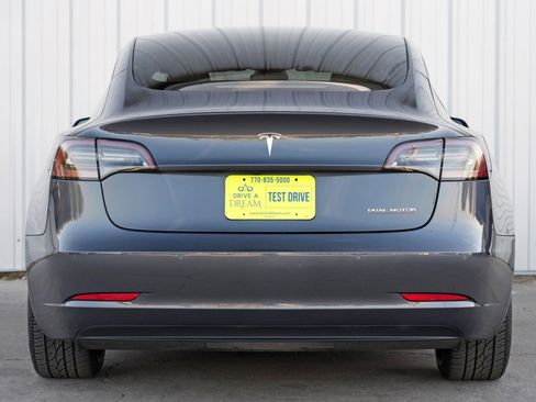 Used 2022 Tesla Model 3 Performance image 11