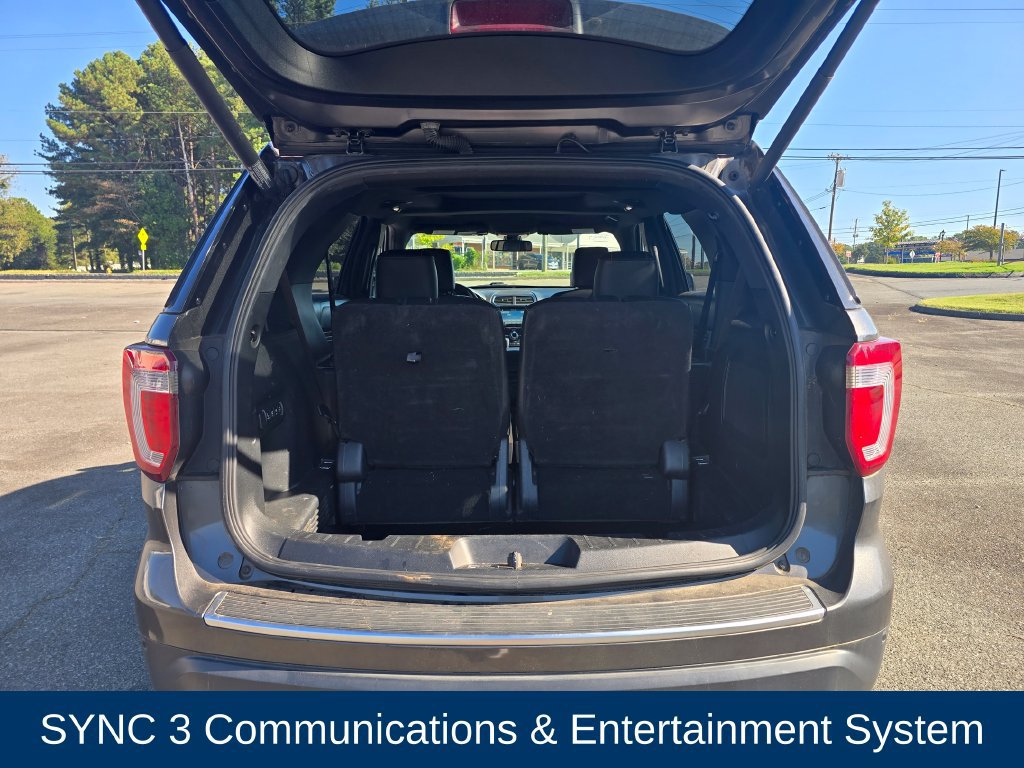 Used 2018 Ford Explorer Platinum AWD/4WD image 4