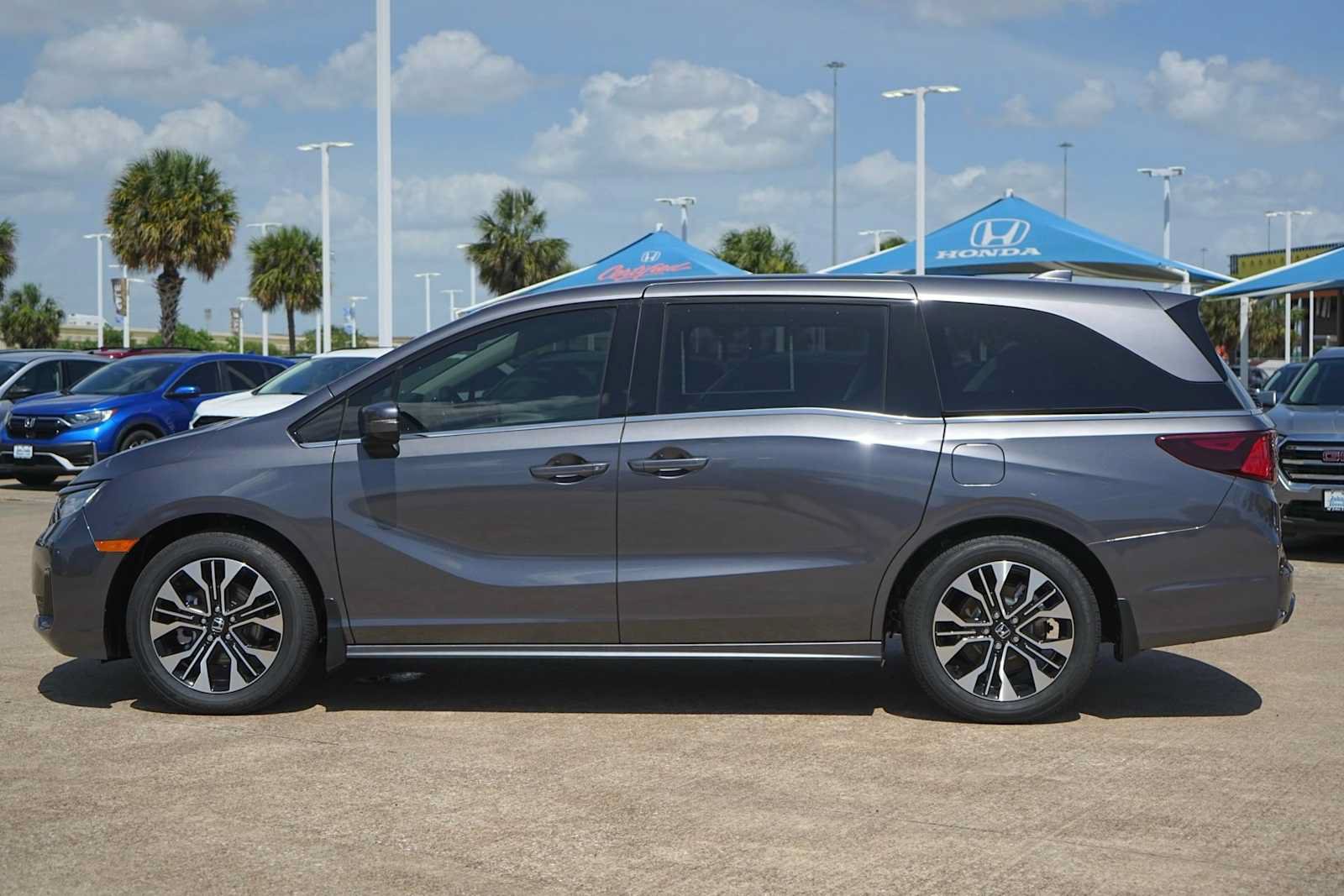 New 2027 Honda Odyssey Elite image 3