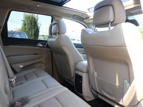 Used 2019 Jeep Grand Cherokee Limited w/ Luxury Group II RWD image 27