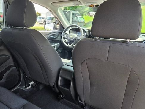 Used 2024 Chevrolet Trax LS FWD image 18