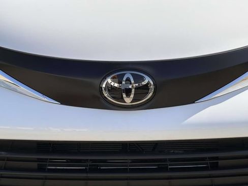 Used 2026 Toyota Sienna LE FWD image 12