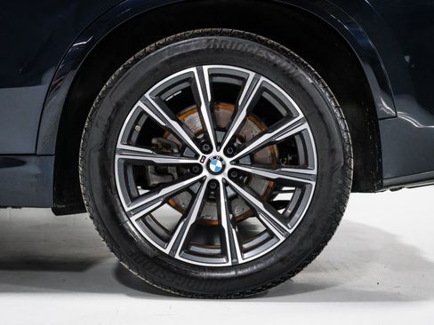 Used 2019 BMW X5 xDrive40i w/ M Sport Package AWD/4WD image 9