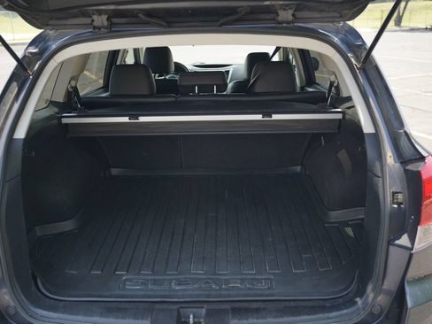 Used 2011 Subaru Outback 3.6R Limited AWD/4WD image 12
