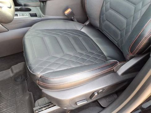 Used 2024 Ford Escape ST-Line Elite w/ Premium Technology Package AWD/4WD image 16