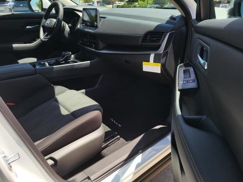 New 2026 Nissan Rogue SV FWD image 10