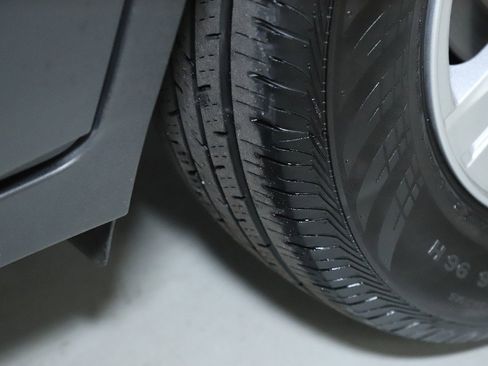 Used 2022 Chevrolet Trax LT w/ LT Convenience Package image 34