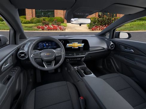 New 2026 Chevrolet Equinox EV LT image 15