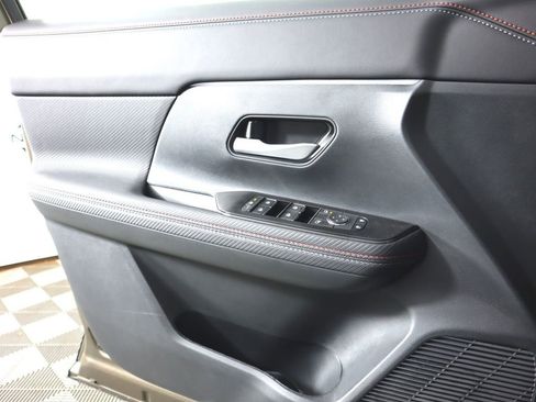 New 2026 Nissan Kicks SR w/ Cold Weather Package image 15