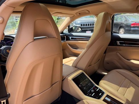 Used 2018 Porsche Panamera 4 w/ Premium Package Plus image 21