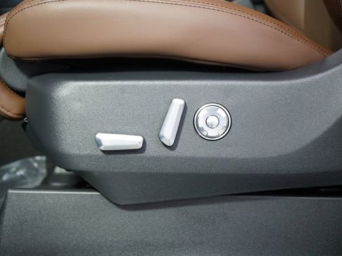 New 2026 Lincoln Navigator Reserve AWD/4WD image 14