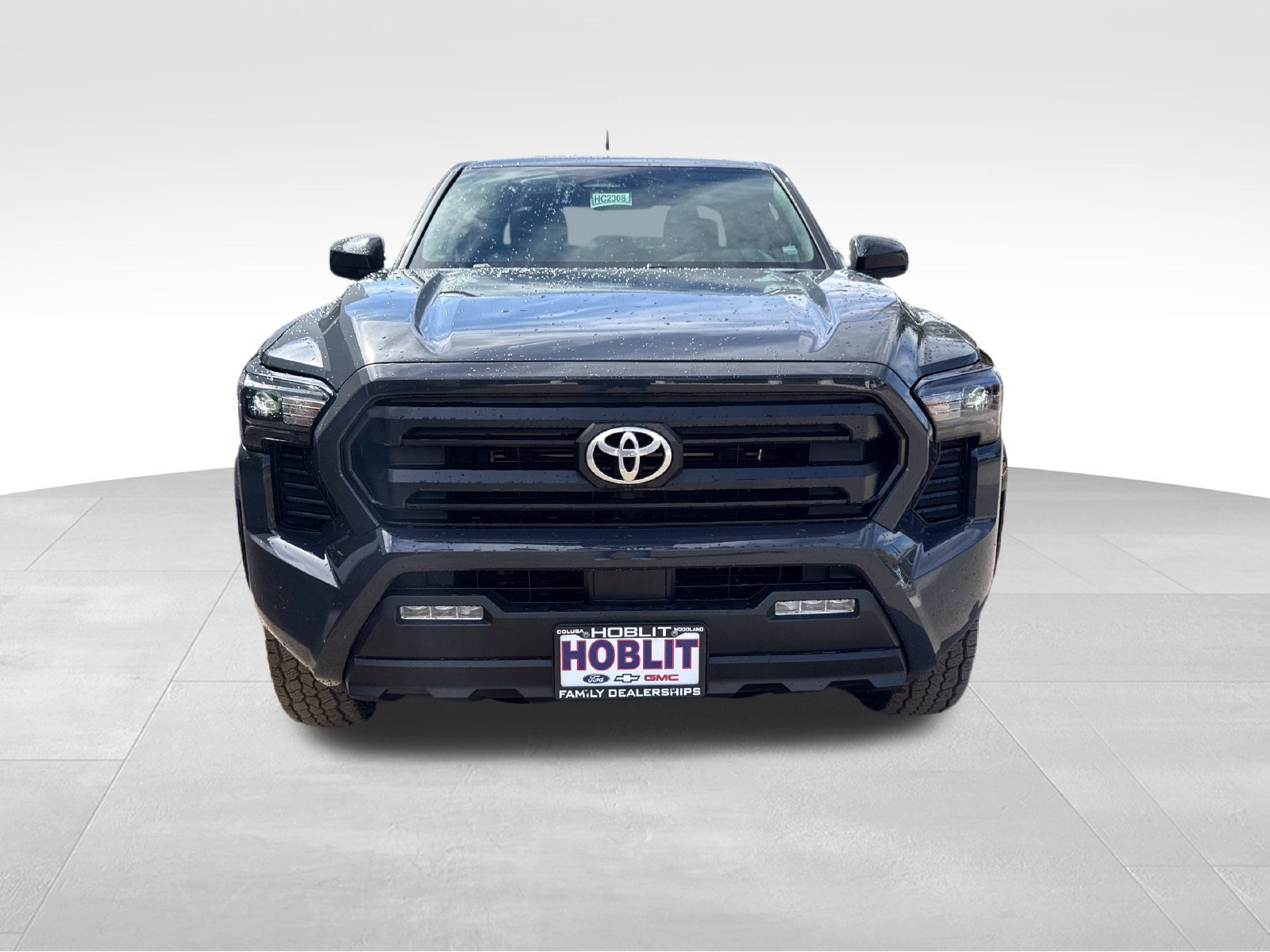 Used 2024 Toyota Tacoma SR5 AWD/4WD image 8