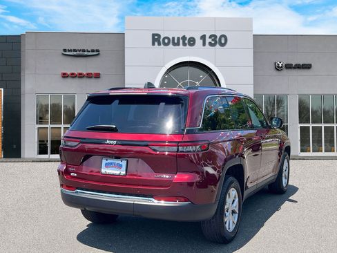 Used 2023 Jeep Grand Cherokee Limited AWD/4WD image 4