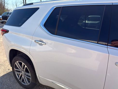 Used 2023 Chevrolet Traverse High Country image 4
