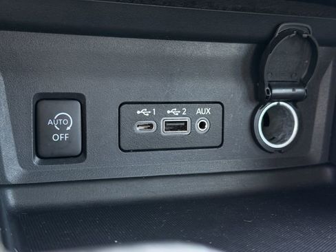 Used 2024 Nissan Sentra SV FWD image 21