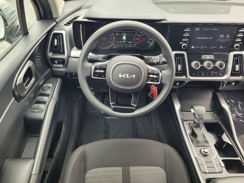 Used 2022 Kia Sorento LX AWD/4WD image 12