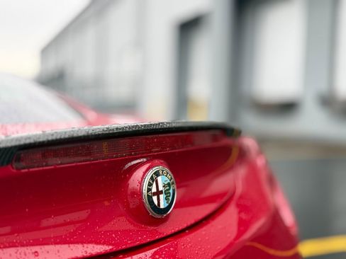 Used 2015 Alfa Romeo 4C Launch Edition w/ Convenience Group image 9