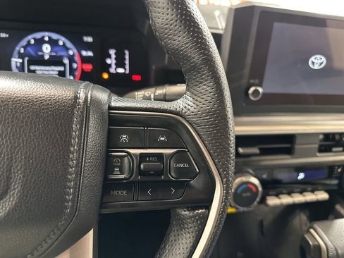 Used 2025 Toyota Tacoma SR5 image 29